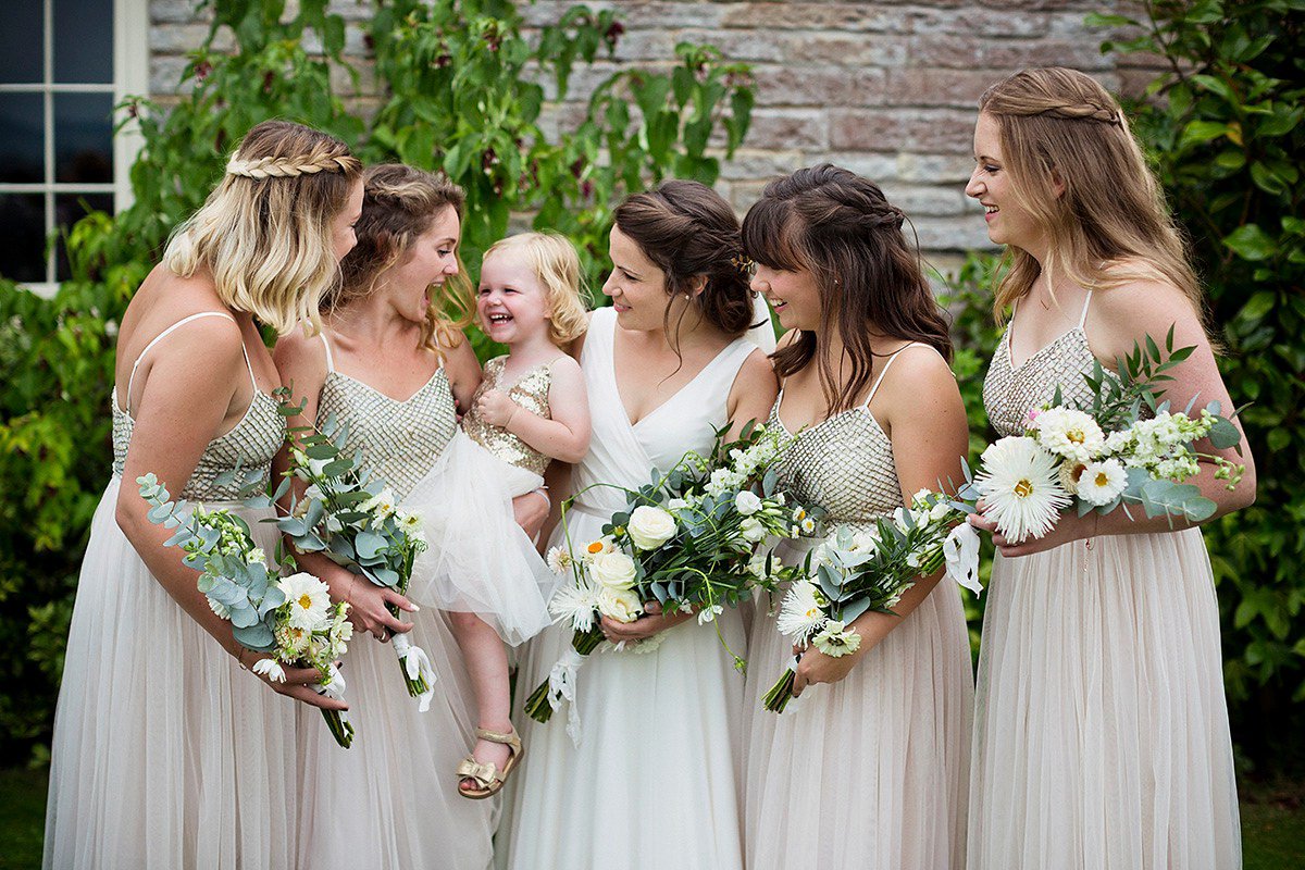 Join us on Love My Dress this morning for a charming rustic wedding in rural Somerset>lovemydress.net/blog/2017/03/h… <a href="/Mark_Tattersall/">Mark Tattersall</a>