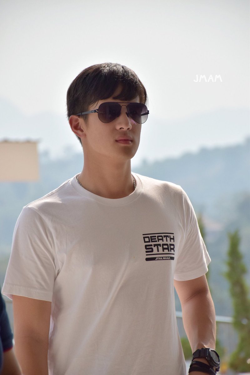 MamJJJJmaM's tweet photo. หล่อ กุ๊งกิ๊ง ม๊วก😘☺️ #jamesma #เจมส์มาร์ #MeetAndGreet3 #JM #Jmam https://t.co/8qZDzzwJ2X