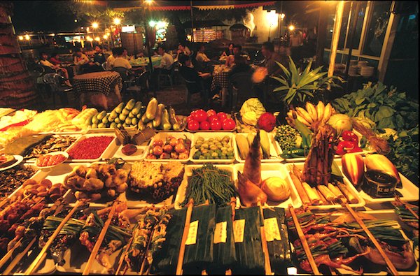 DiscoverKunming's tweet photo. Have you tried some yummy Dai style #BBQ in #Kunming? #VisitKunming #travel #Yunnan #food #nightlife https://t.co/QgUqhQKL3l