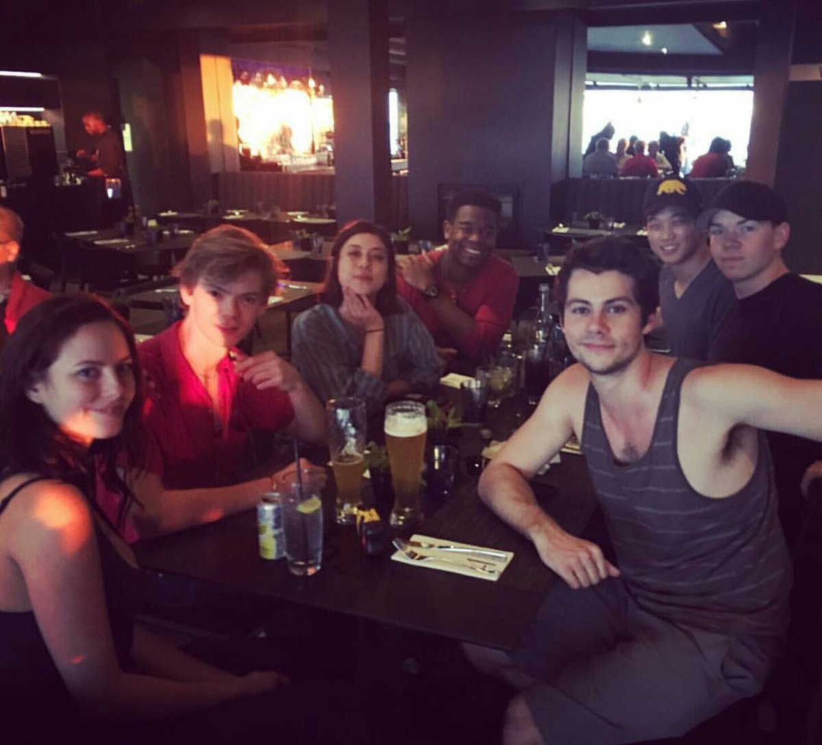 shawnmdz's tweet photo. NÃO ACREDITO QUE MEUS FILHOS ESTÃO JUNTOS #GoodLuckTMRCast https://t.co/qZMp3Rl4fi