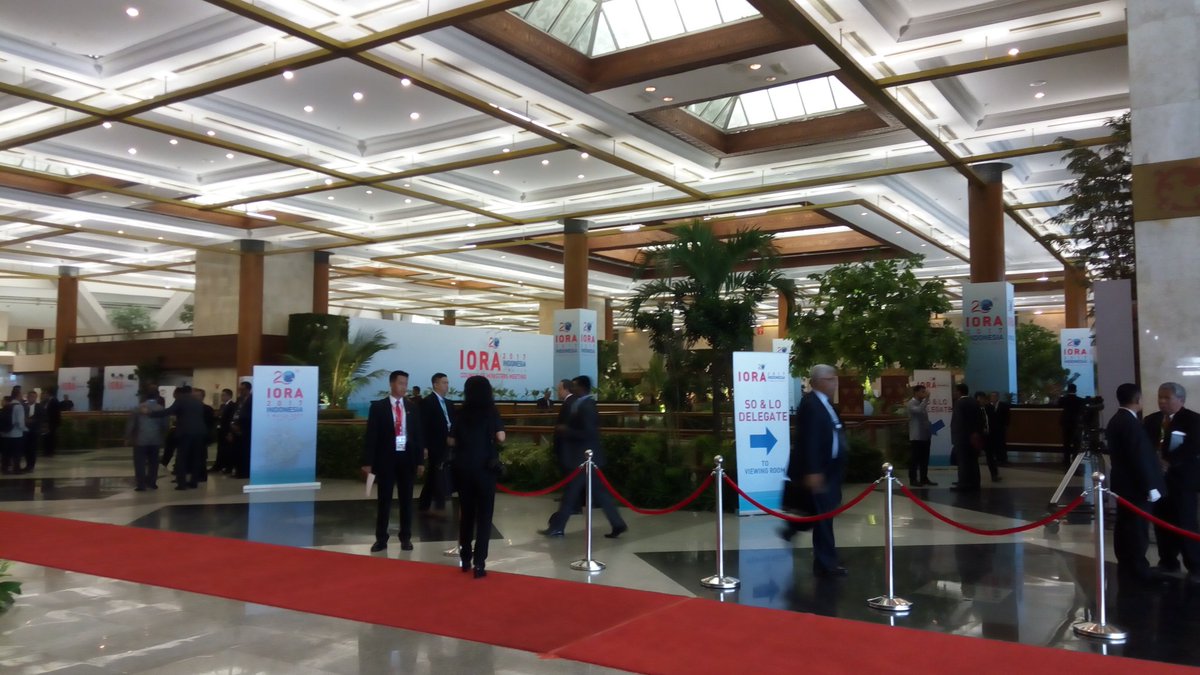 KemenPariwisata's tweet image. Halo sobat wisata,
KTT #IORA2017 msk hari ke 2 perhelatan 6 Mar 2017 di JCC. Utk hari ini dgn agenda Council of Ministers Meeting #IORA2017