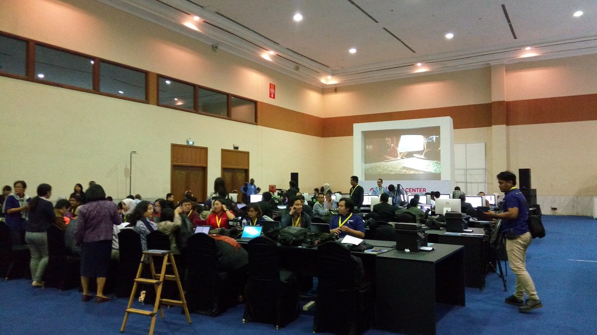 KemenPariwisata's tweet image. Halo sobat wisata,
KTT #IORA2017 msk hari ke 2 perhelatan 6 Mar 2017 di JCC. Utk hari ini dgn agenda Council of Ministers Meeting #IORA2017