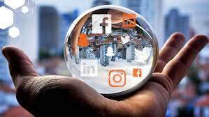 10 mins in and the room's on its feet, dusting off social accounts and getting connected. About time to hack corporate comms #socialprsg