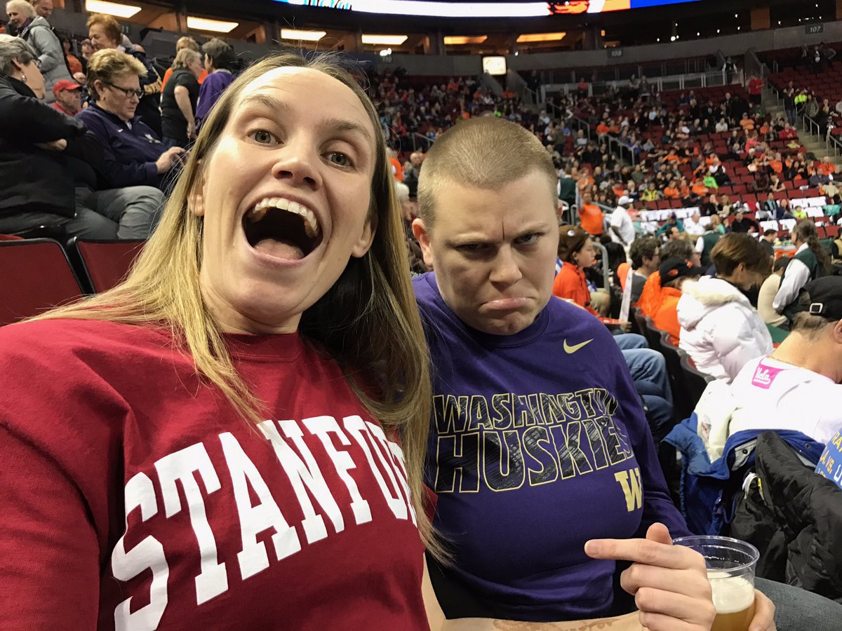 ToriSue22's tweet photo. It's just not right! #Pac12WBB #GoDawgsAnyway #RepresentAlways https://t.co/13ZfHMFOA1