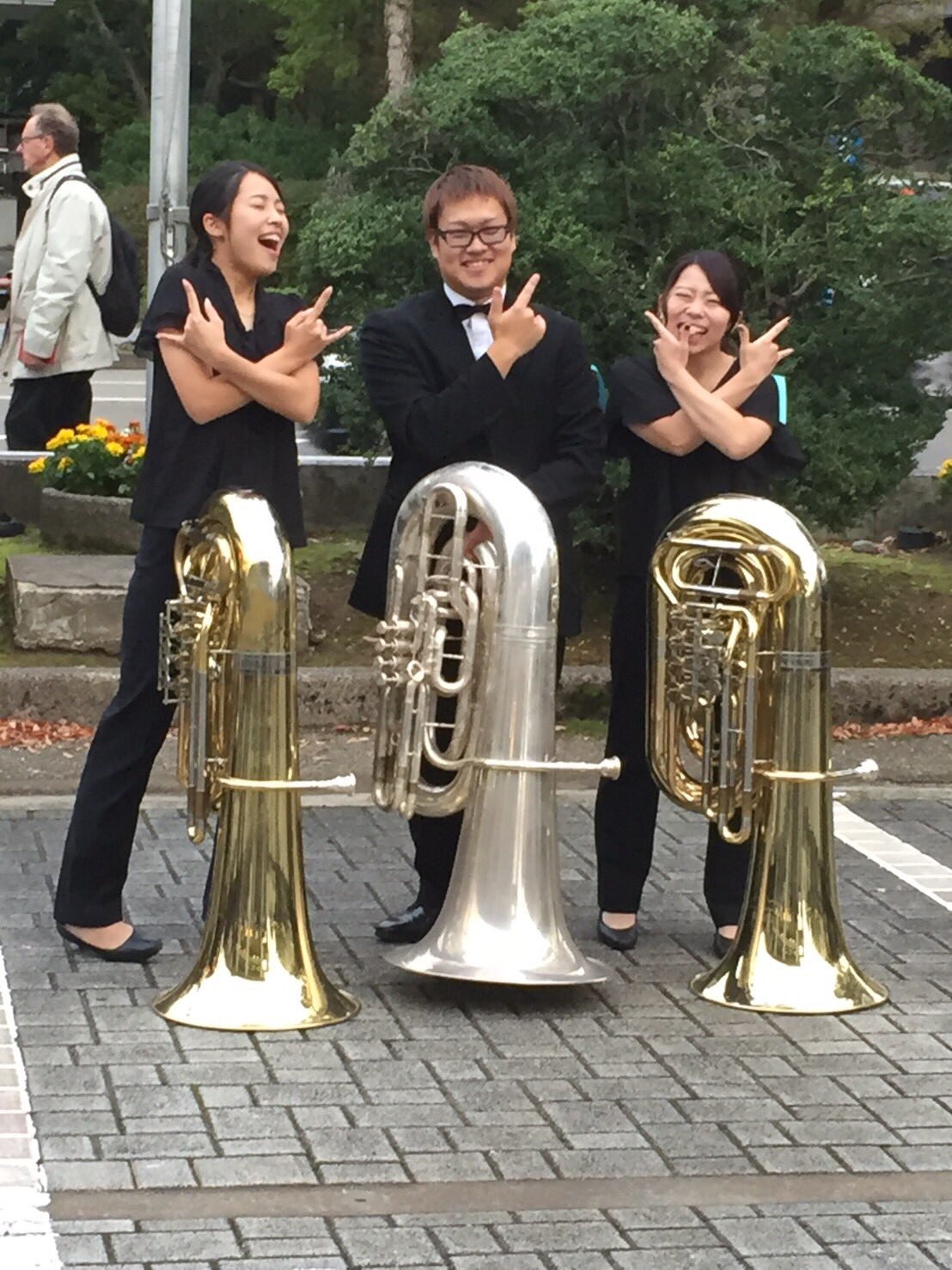 山大吹奏 チューバ 自己紹介 お待たせしました チューバパートのボス こーき先輩 絶対的な存在感でいつもパートを引っ張ってくださいます かっこいい ですがおにぎりが精神安定剤というかわいい一面も 2部 山大吹奏 チューバ 自己紹介 お待たせしました チューバパートのボス こーき先輩 絶対的な存在感でいつもパートを引っ張ってくださいます かっこいい ですがおにぎりが精神安定剤というかわいい一面も 2部