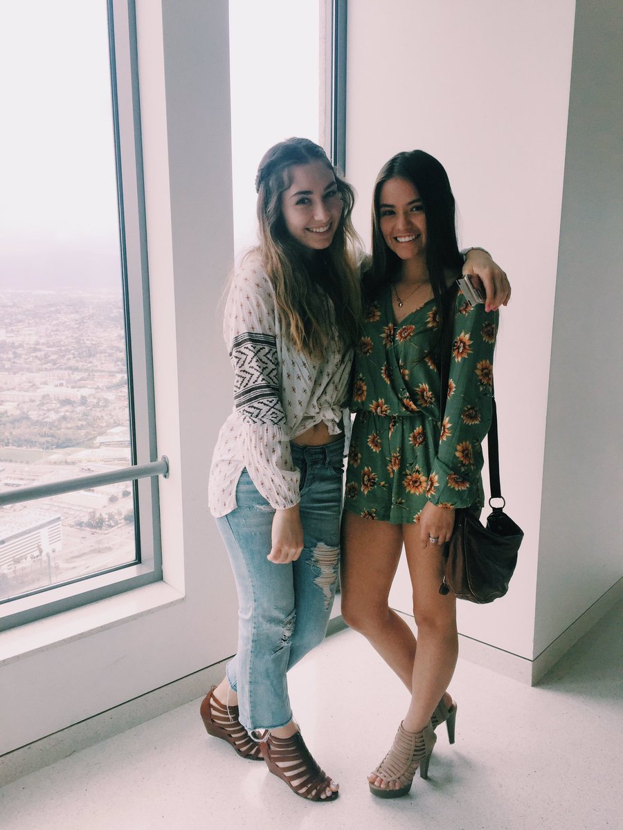 hailey_0808's tweet photo. thank god for juju @sophieceliss https://t.co/W364enimQ2