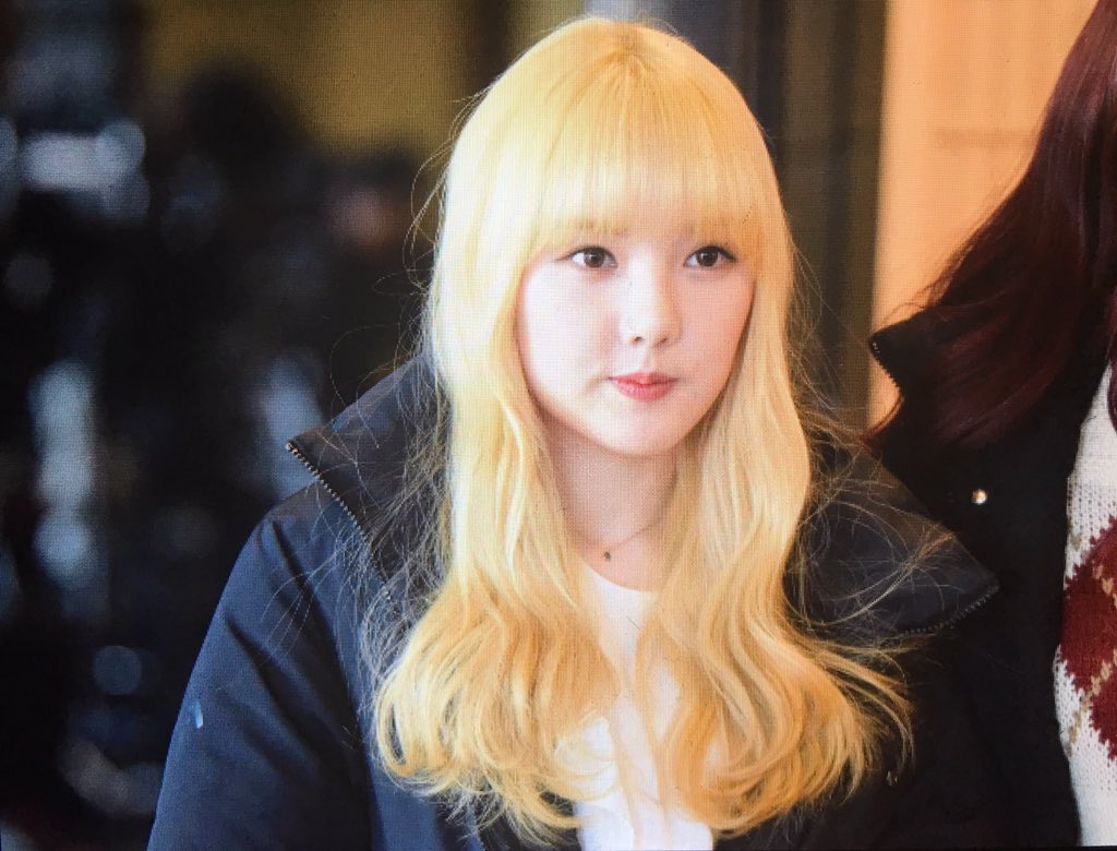 sheerdelight819's tweet photo. 170306 Mnet Present 퇴근 예린 프리뷰
#여자친구 #GFRIEND #예린 https://t.co/ZEHo0CNgqV