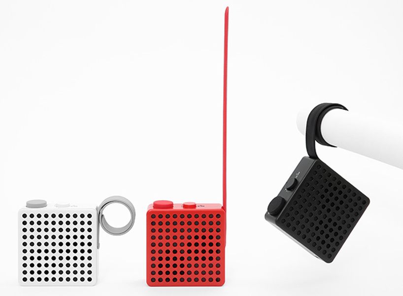 designboom's tweet photo. 'the monkey' is a portable radio/speaker that can curl around almost any handle, including your wrist
https://t.co/i8O6HVTpPq https://t.co/0SZKqwrLAz