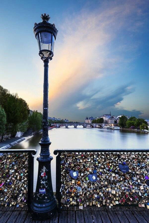 Wander_photos's tweet photo. Paris, France 🗼 https://t.co/9PtR9zpfIN