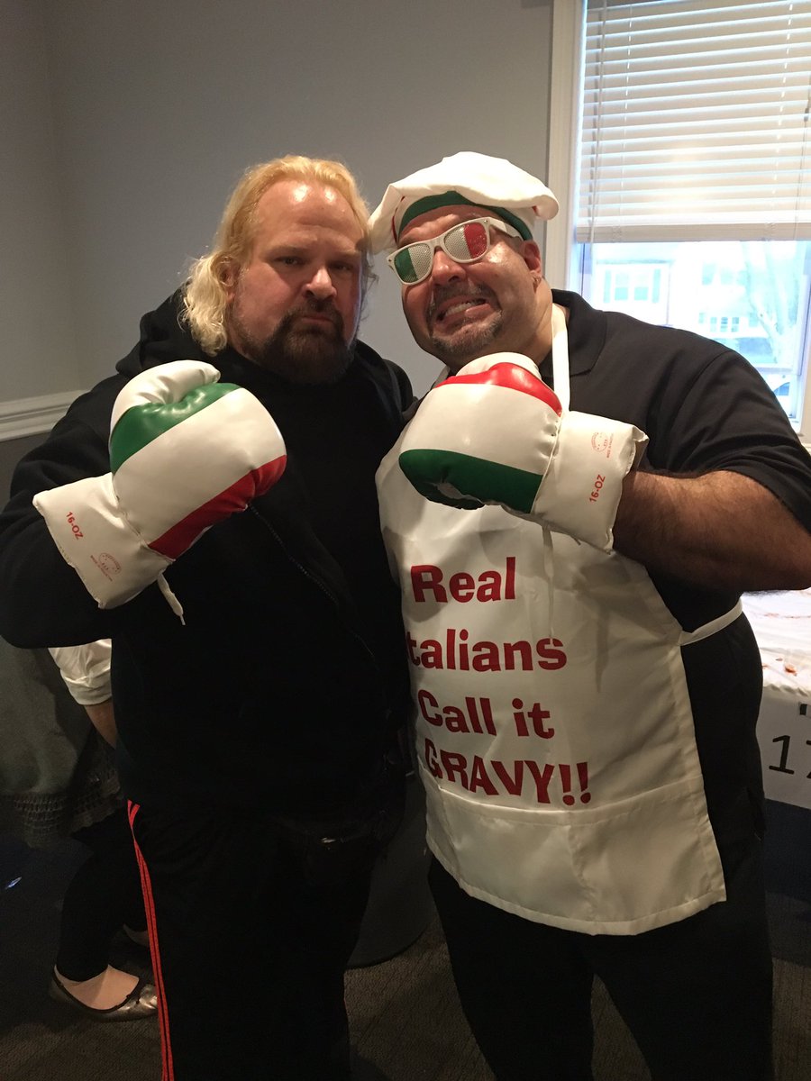 drewthewrestler's tweet photo. With Jay Ice in Bridgeport Ct at the SAUCE OR GRAVY competition #jayice #saucevsgravy #Nwabigapple https://t.co/jiKqsKThFa