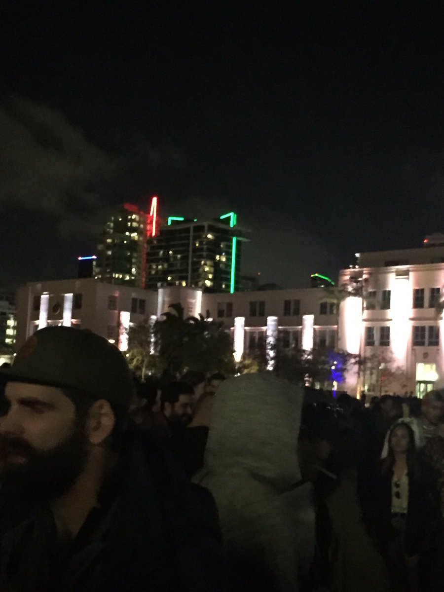 J_Fire911's tweet photo. @mattMIERA found your doppelgänger at Crssd SD... https://t.co/vcc7teDEdV