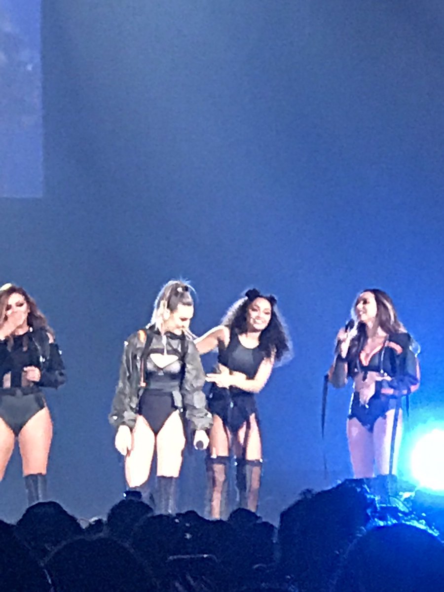 afterhessathing's tweet photo. #littlemixtoronto #DangerousWomanTourToronto amazing https://t.co/jlfHkFe9fo