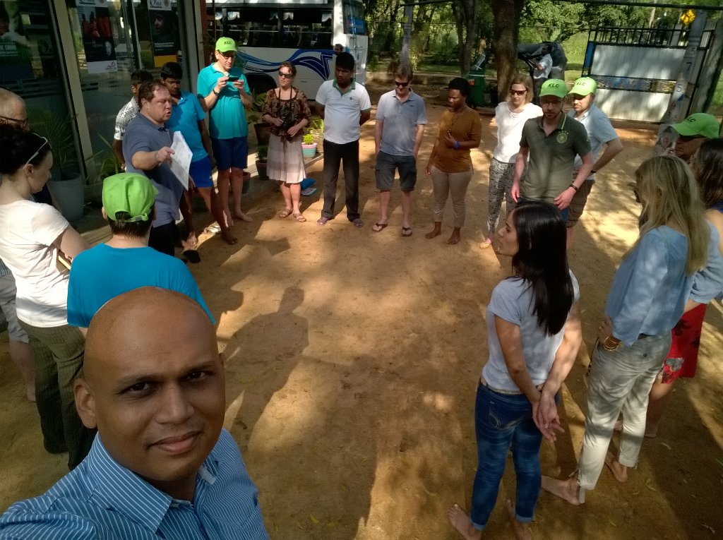 SocEntLK's tweet photo. Setting up new #SocEnt in #SriLanka @BOOKBRIDGE #library 📚 #learning #English #ICT https://t.co/U8T1UiErXd