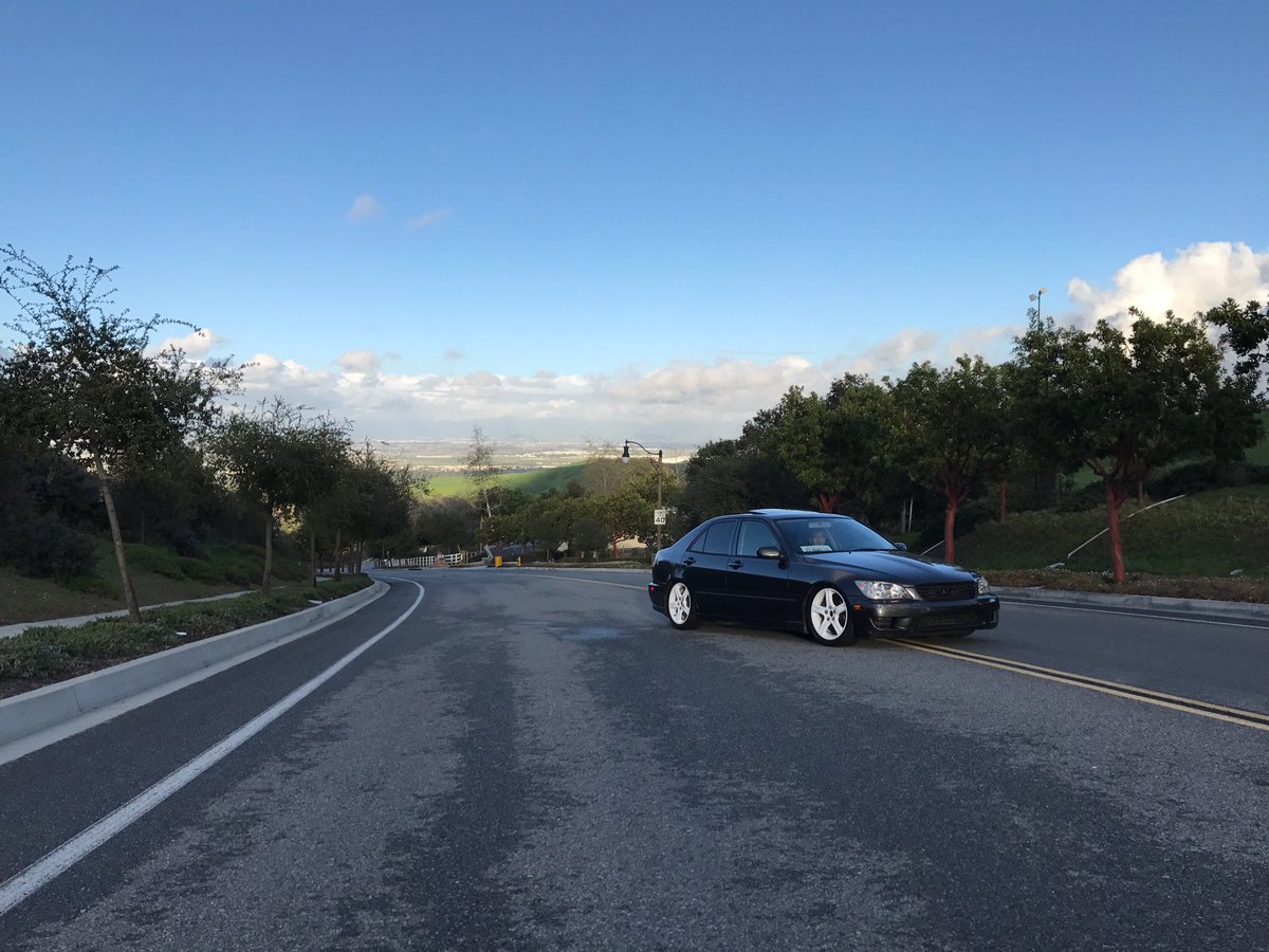 commonppl_'s tweet photo. Sunday drives 🏔🍃#is300 #commonppl https://t.co/Eu1YTDlGDV