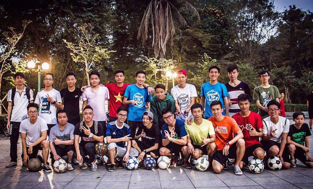 これから帰国します✈︎
昨日はハノイのフリースタイラー達と蹴ったけど30人くらいのフリースタイラーが集まってて、コミュニティーの大きさにびっくりしました！
Big up <a href="/namtheman/">namtheman.crypto</a> さん🙏
あっという間で楽しかった〜😊