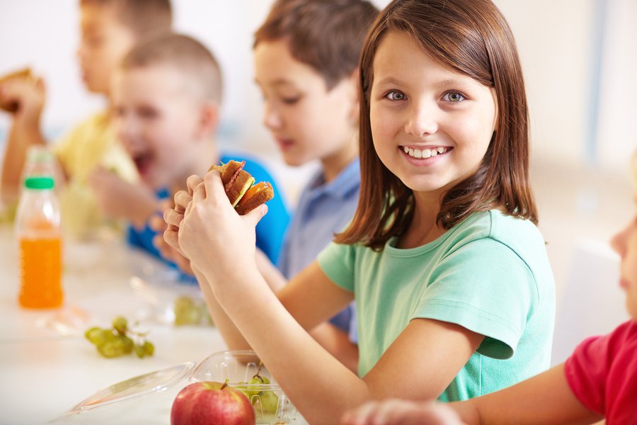 VDietitians's tweet photo. #schoolhealthweek Keep your kids well rested, following a healthy, balanced diet, and encourage physical activity as far as possible! https://t.co/D1Ofpv39oH
