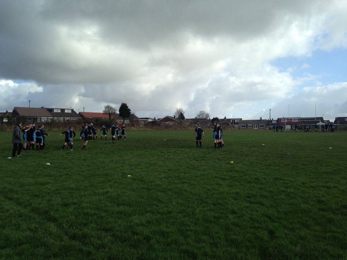 TeamCansfieldPE's tweet photo. Monday Morning Rugby in Core PE with @WiganWarriorsCF https://t.co/Mi3jEwef01