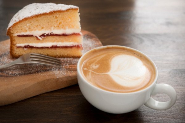 StarQuid's tweet photo. wake up the right way with the best coffee and cakes in the world for just £1 each. https://t.co/kYHZawalU8