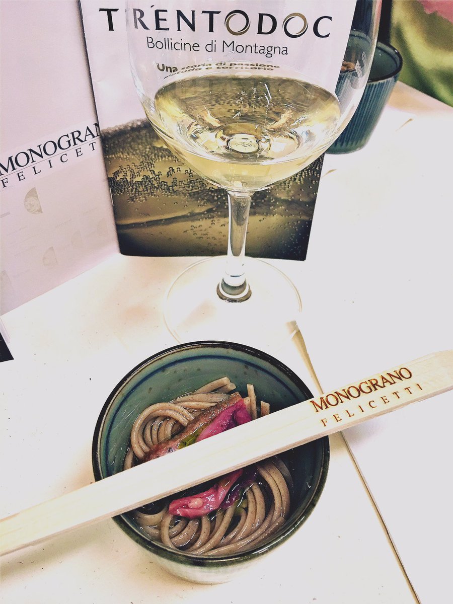 Pasta_Felicetti's tweet photo. La prima interpretazione di @fantin_luca : linguine di farro Monograno in brodo d'anatra #chefmonogranoIG17 #IGmi17 https://t.co/iflE6mkXvP