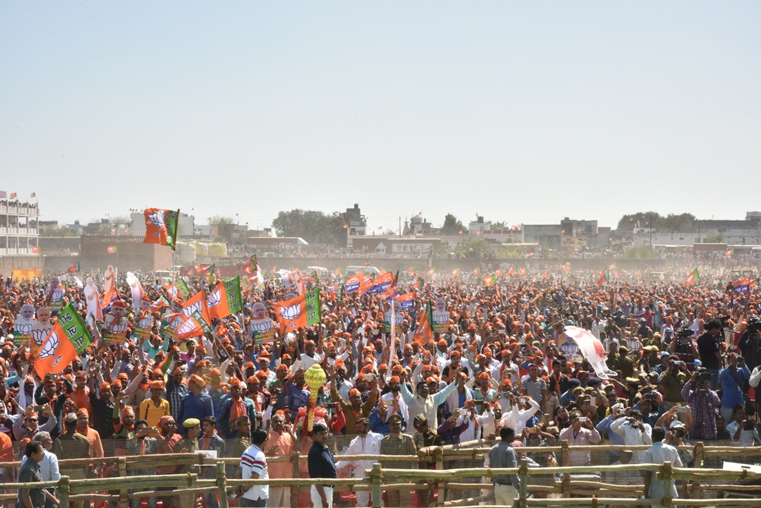 narendramodi's tweet photo. Glimpses from Varanasi today. https://t.co/82rug3extQ