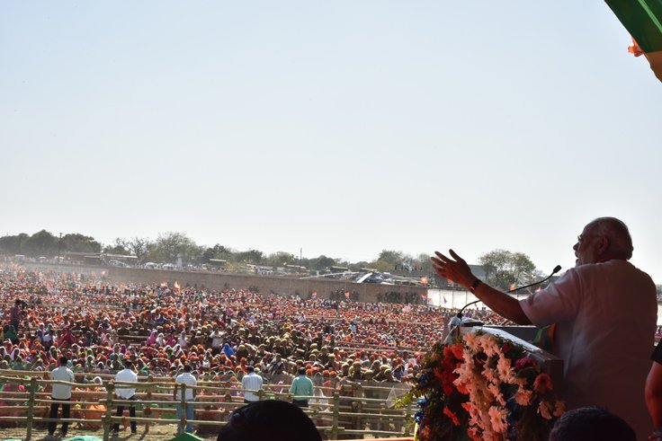 narendramodi's tweet photo. Glimpses from Varanasi today. https://t.co/82rug3extQ