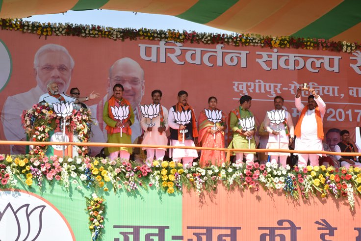 narendramodi's tweet photo. Glimpses from Varanasi today. https://t.co/82rug3extQ