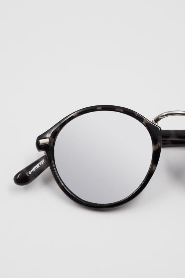 meller's tweet photo. SORTEO 🎊🎊 para los que empezáis el lunes con energía 

¿Quién quiere nuestras gafas con cristal espejo?

1️⃣ Seguir a @Mellerbrand 
2️⃣ RT https://t.co/5gVjzFqIQ4