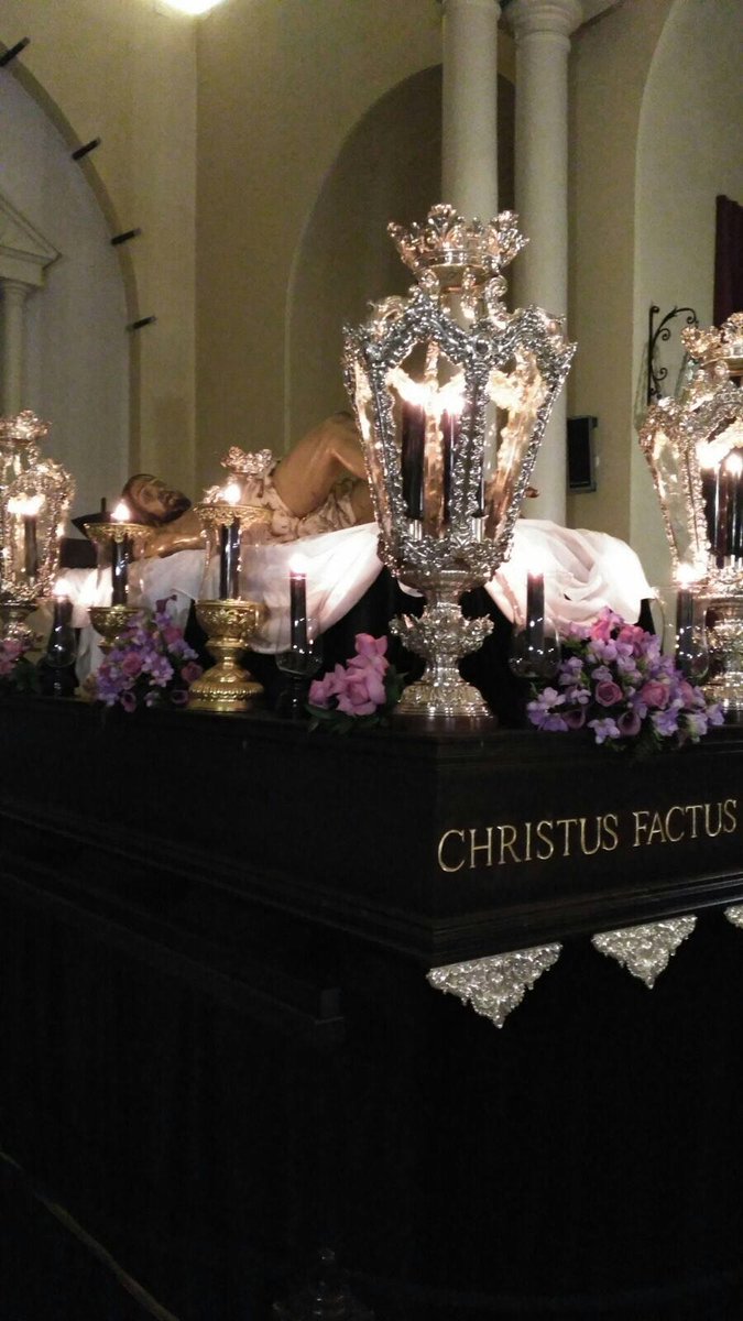 GJ_StoEntierro's tweet photo. Así espera ya el Señor Yacente el Via Crucis Oficial de la Semana Santa de Huelva 2017. https://t.co/Z0rYTiNNWX