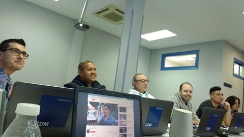 SeventycafeMost's tweet photo. Buenos Dias Clase !!! #BlackMondayTirandoaGris @Yoyadimiopinion https://t.co/Cjx9145rOI