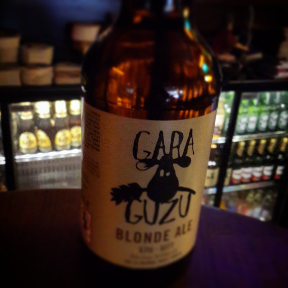 #Gara Guzu da artık bizimle, tadım için bekliyoruz % 5 alkollü blonde ale koyu altın renkli, yoğun çifte kavrulmuş tadında malt bira