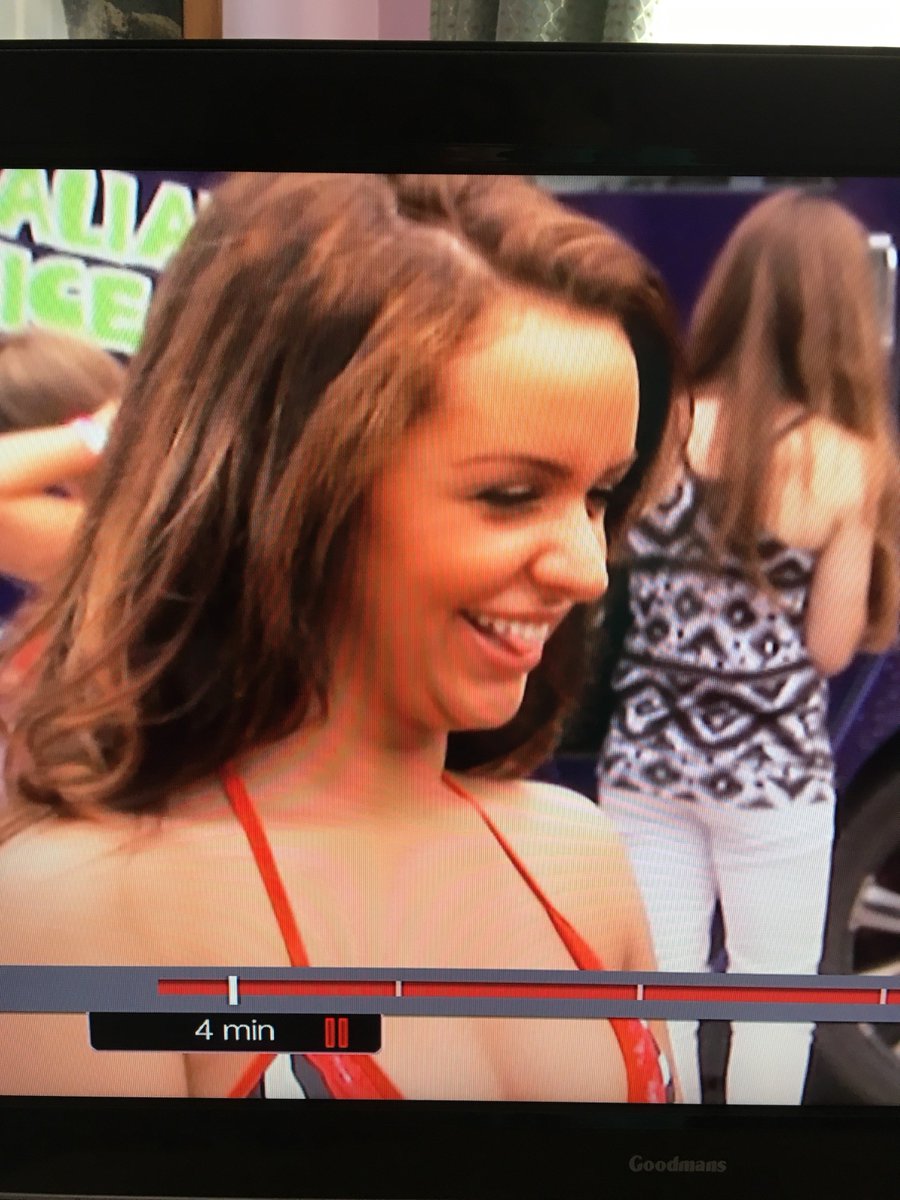 MariaStanfield1's tweet photo. @carlibybel is this you on jerseylicious (season 2 ep 1) getting a spray tan! https://t.co/JeyP6HLRXp
