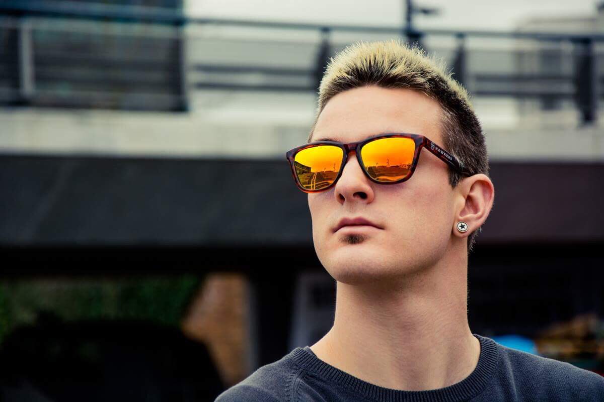 One of the recent photoshoots we did.
<a href="/PolBenet/">Pol Benet</a> , <a href="/HawkersCo/">HAWKERS CO.</a> glasses😎#photoshoot #fashion #photographer