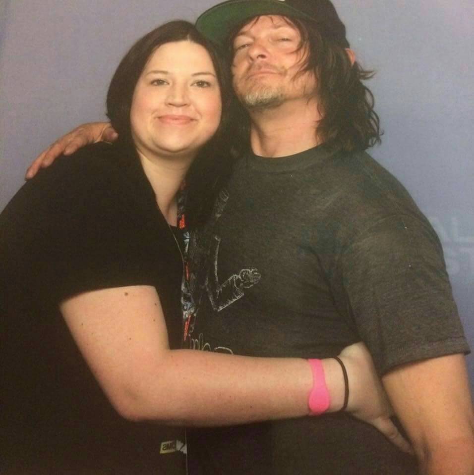 Tap2TagUK's tweet photo. Great pic of @wwwbigbaldhead (#normanreedus) with Kelly, who's wearing her #tap2tag wristband #walkingdead #daryl #NoCPR4Zombies https://t.co/yKNBMftQQv