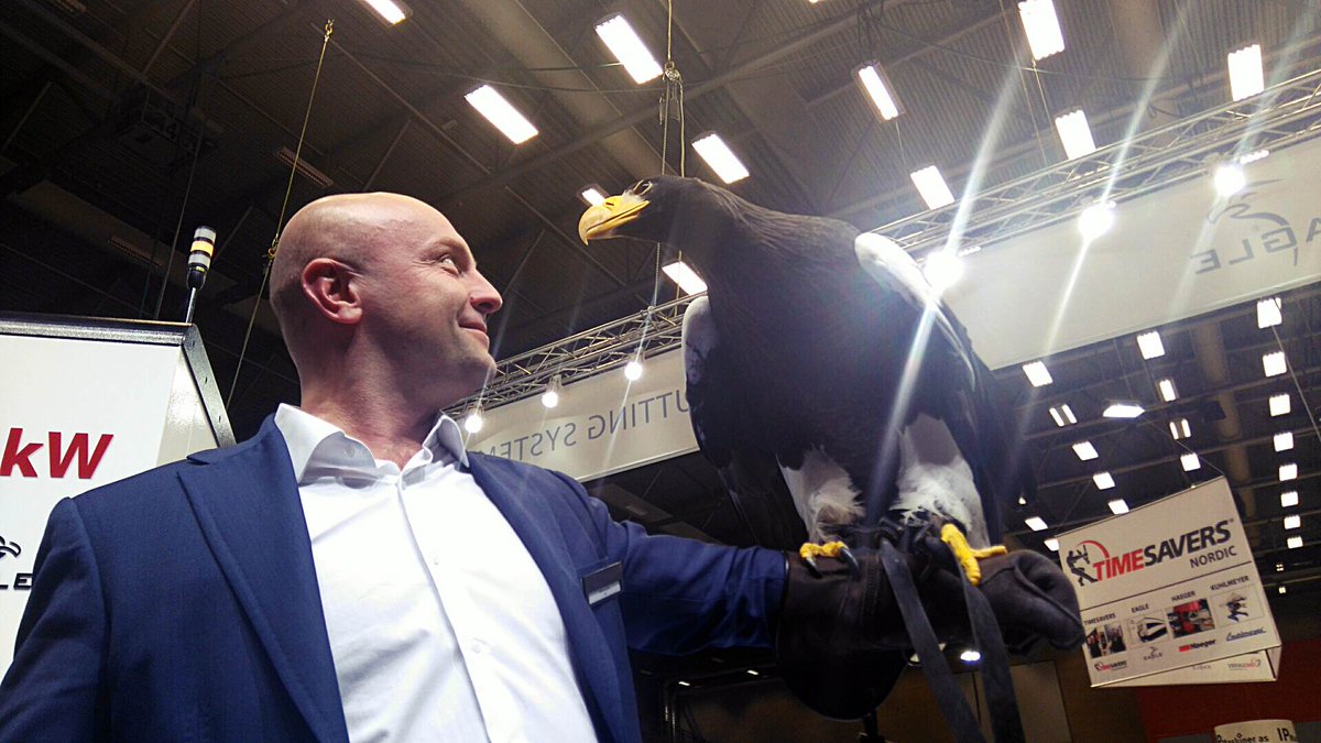 EagleLasers's tweet photo. Our CEO and the Eagle during #VTM2017.
Impressive picture, isn't it?
Exhibition was impressive, too.
#metalworking #manufacturing https://t.co/6UcfhZfLz3
