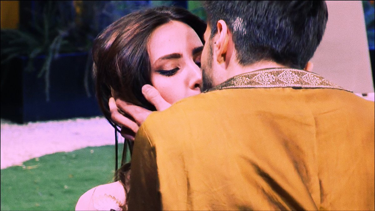 anitappe's tweet photo. SHIPPO COMO UNA DESGRACIADA 😍💕 #maylen #TeamMaylen #VIPDirecto 💪🏽💖 https://t.co/CL7nShLAvH