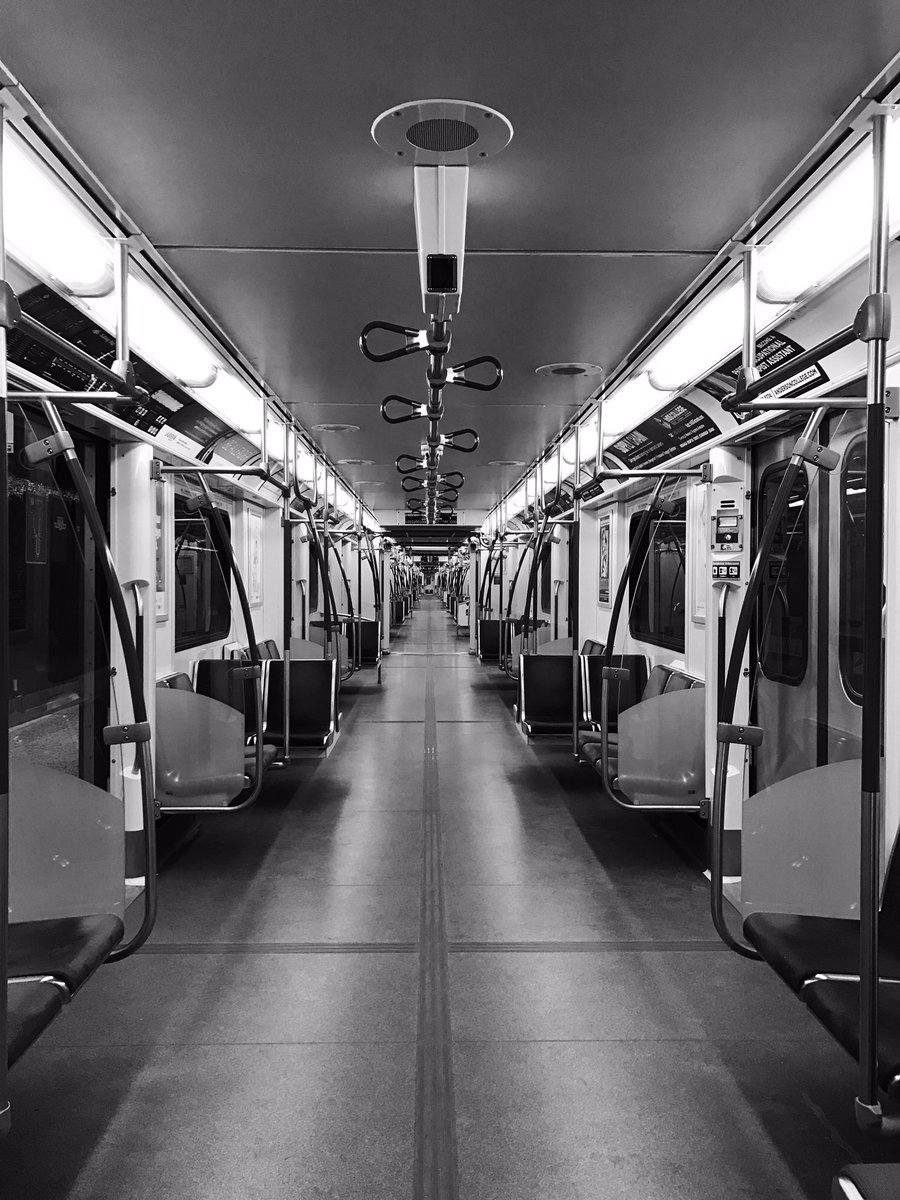 MsUniverse's tweet photo. #ttc #bnw #msunderstoodphotography #emptytrain #latenightrides https://t.co/qglY4j8c6G