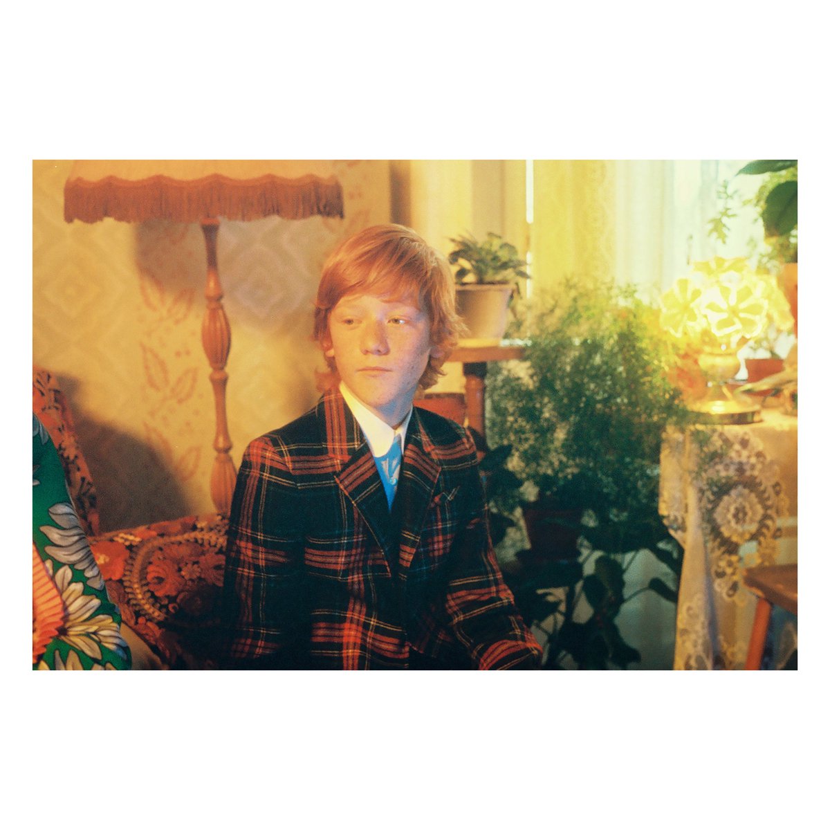 gucci_jp's tweet photo. ペトラ・コリンズ  @petracollins が手がけた #GucciSS17 アイウェア 最新フィルムの１シーン。主人公のひとり、ペトラのいとこ。#GucciDreamscape
https://t.co/4L4KTdmHZf https://t.co/zWAmsUBTkB