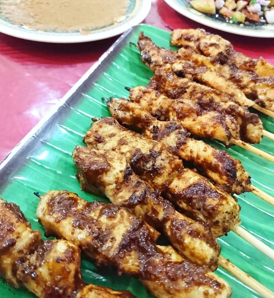 louannsab's tweet photo. Sate Ayam
#foodie #foodstagram #instafood #foodblogqatar #blogger #dohablogger #qatarblogger #pinayblogger #livelo… https://t.co/w2h7AkUuKA