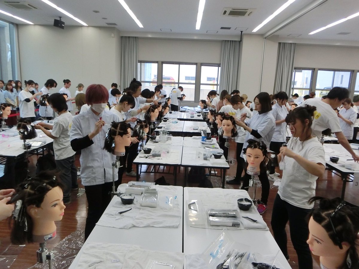 Chubi 中部美容専門学校 公式 در توییتر 今日は中部美容専門学校の各校舎でホイルワークコンテストが開催されました コンテスト中はみんなすごく集中しているのがバシバシ伝わってきました 写真は名古屋校の様子です 中部美容 中美 美容学校 美容学生 美容 Chubi 中部美容専門学校 公式 در توییتر 今日は中部美容専門学校の各校舎でホイルワークコンテストが開催されました コンテスト中はみんなすごく集中しているのがバシバシ伝わってきました 写真は名古屋校の様子です 中部美容 中美 美容学校 美容学生 美容