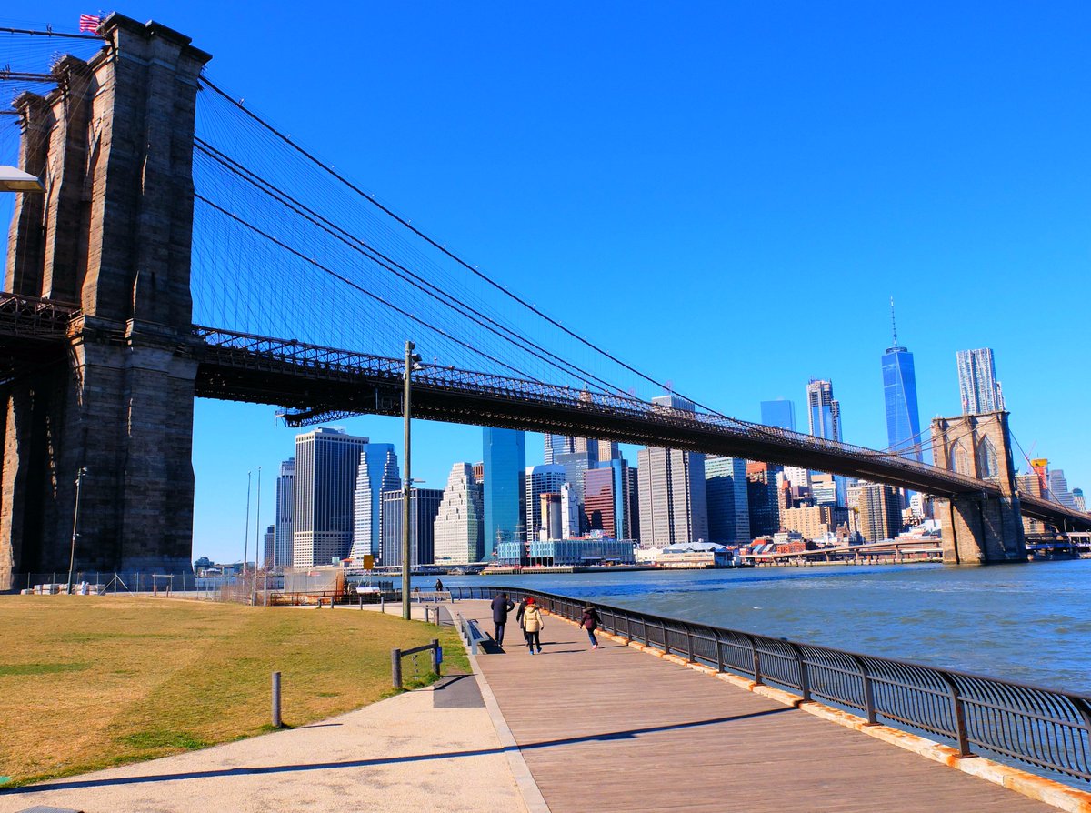 NewYorkNL's tweet photo. De #BrooklynBridge en uitzicht op Manhattans skyline! https://t.co/ddIPQaA7PM