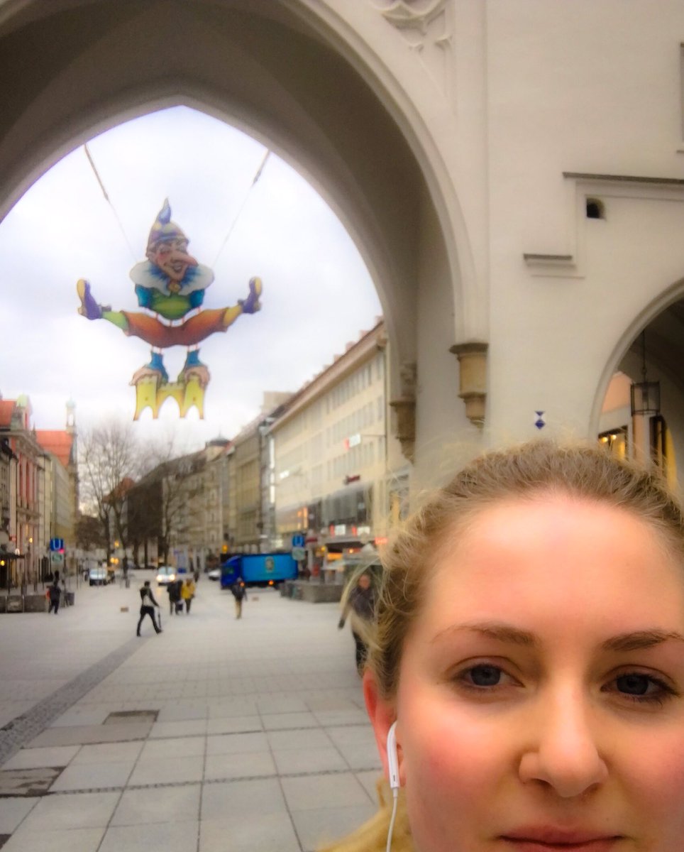 jenna_donn's tweet photo. Marathon training with a elf between working in Munich #SAPChat #Selfie @CapgeminiUKppl https://t.co/qXDuyXtkGL