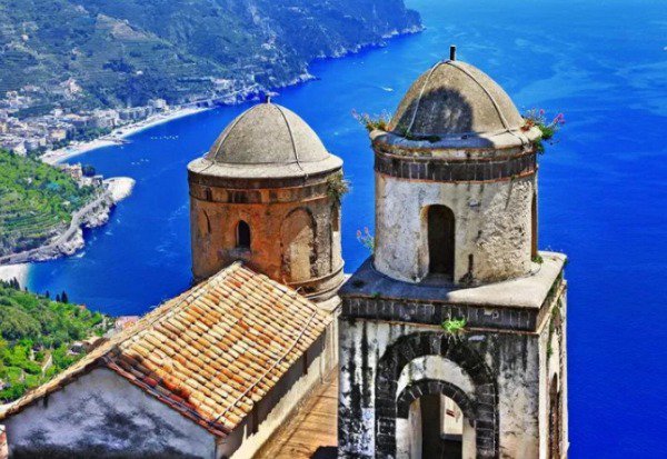 BrowsingItaly's tweet photo. As picturesque as Positano and Amalfi, here's the essential guide to Ravello https://t.co/j4IcYr0bjO via @SelectItaly #AmalfiCoast https://t.co/BG0G6aBpQY