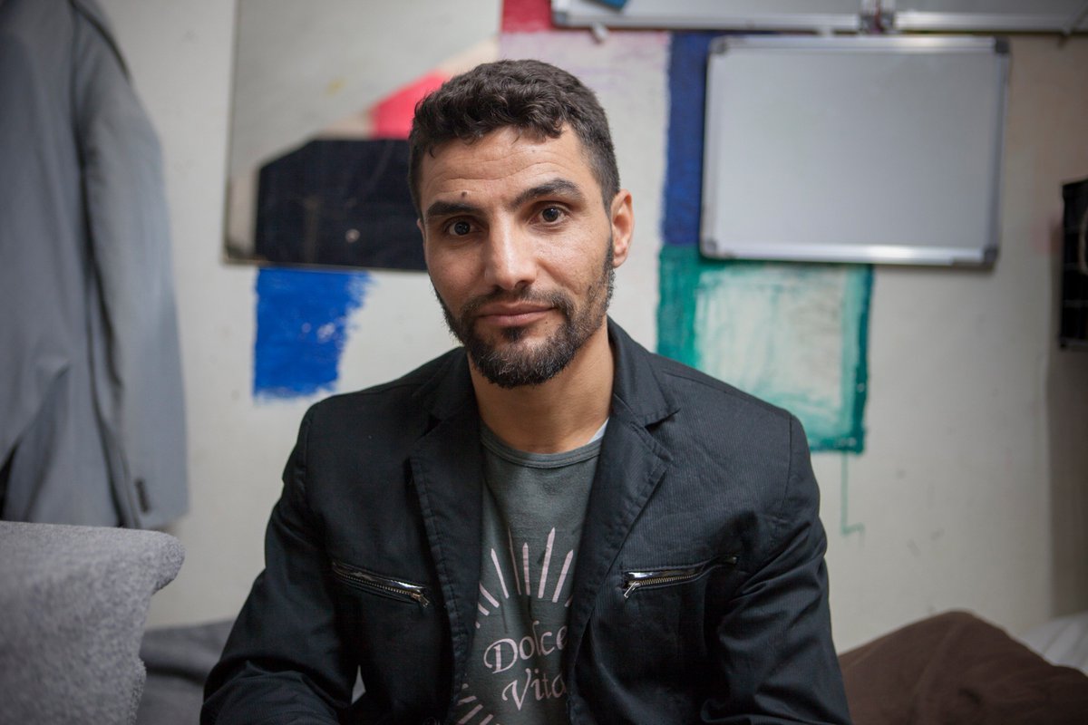 UNHCRGreece's tweet image. &quot;I&apos;m a teacher &amp;amp; never stopped teaching&quot; #refugee who came #Greece on crutches back to class #TruthUnfolded @eu_echo bit.ly/2lRFq4u