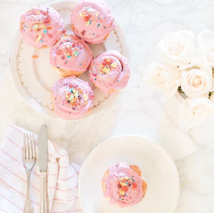 PopBoxParty's tweet image. Beautiful #sprinkles cupcakes covered in little confetti - a perfect afternoon treat with #tea! ☕️🍰🍭✨