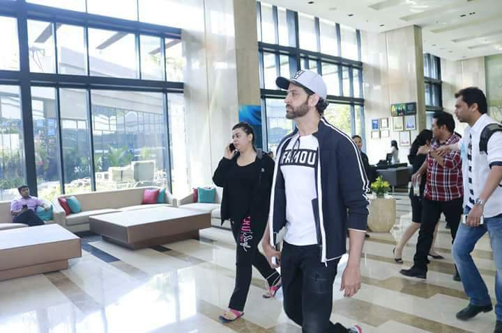 HrfcKolkata's tweet photo. More Photos : #HrithikRoshan at #NovotelKolkata #TeamKaabil #KaabilPromotion https://t.co/e9g4a3XBZo