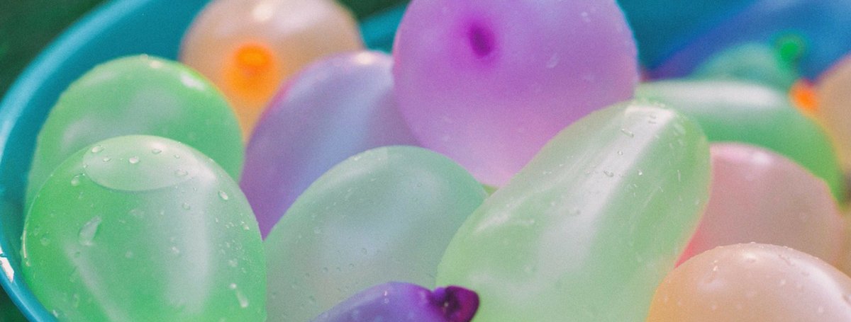 Letsquak's tweet image. Tippy-tippy top which colour you want?😀😁 goo.gl/egpV0l
#HoliHai #HoliCelebrations #ColorPersonality #Colorful #Colors