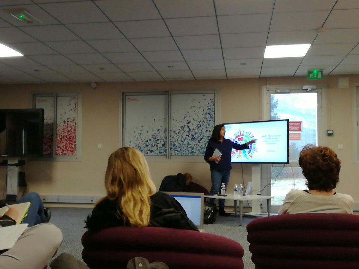 Isabelle_MSC's tweet photo. Lancement de la conférence #marketingdigital par @Annabelle187 à @kedgebsMRS pour le #digitalday: expérience client et usage du numérique https://t.co/8EkR7ojHwt