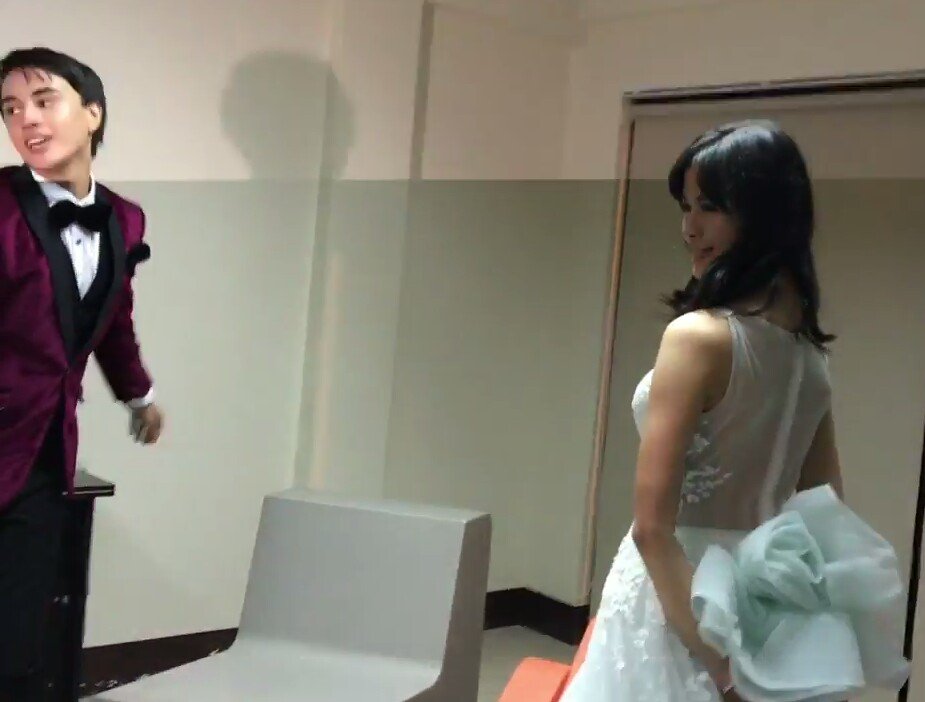 woniewookie1023's tweet photo. Hahah ang cute ni Edward ang kulit ginagawa nya mga pose ni Kisses  #KissWard https://t.co/TELvgXza1t