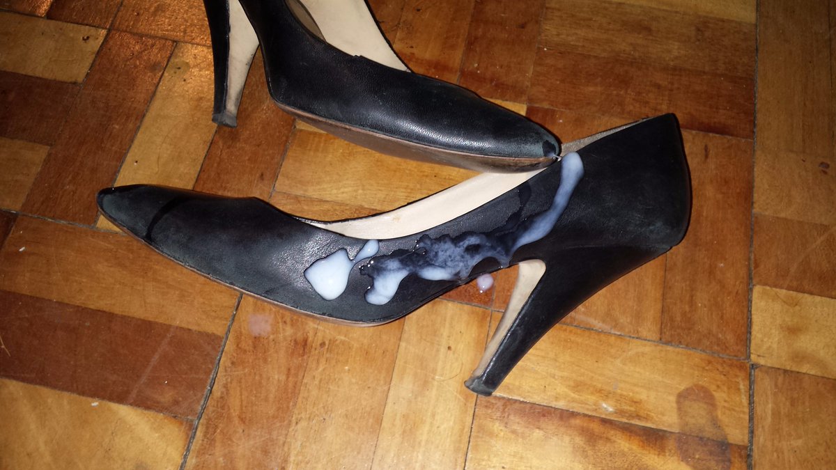 heeljob_king's tweet photo. #highheels #pantyhose #shoes #pumps #stiletto #cumheels #cumonheels #cuminheels #cumshoes #cumonshoes #cuminshoes #cumpumps #cuminpumps https://t.co/CfJ3yhh7DU