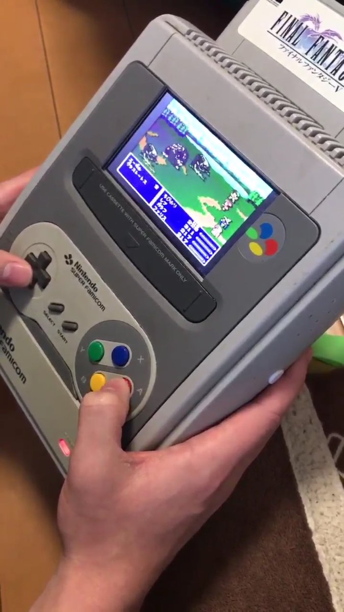 JuicyGameReview's tweet photo. OMG @huxarufaxara created a portable #SuperFamicom. Amazing work! We love it.

😍#RT because this is damn amazing #RetroGaming https://t.co/wKHzv2DP4g